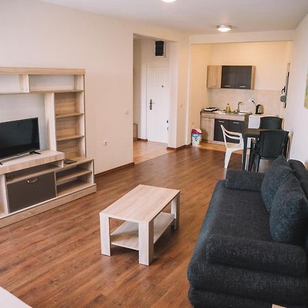Art I Apartments Улцинь Екстер'єр фото
