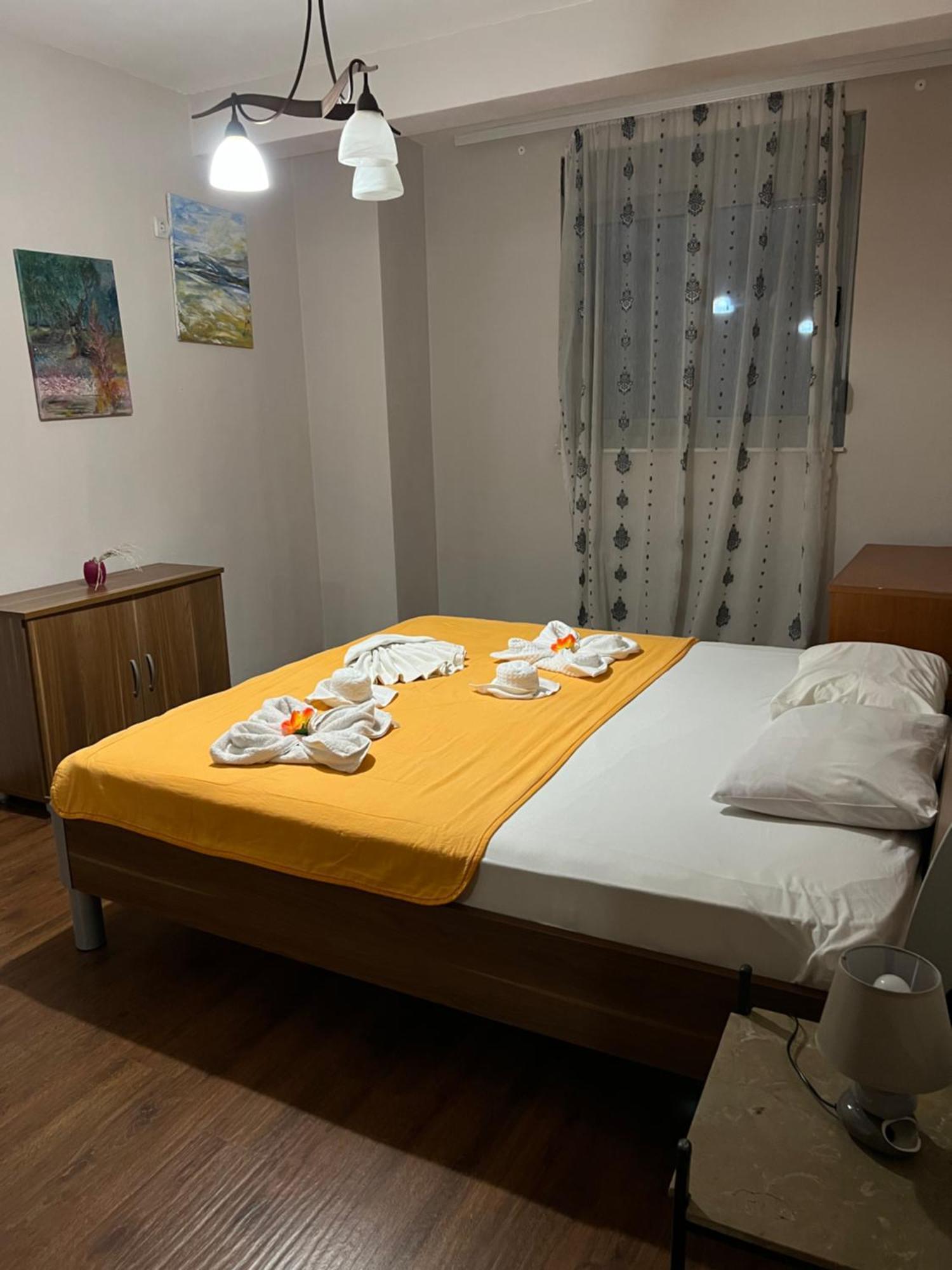 Art I Apartments Улцинь Екстер'єр фото