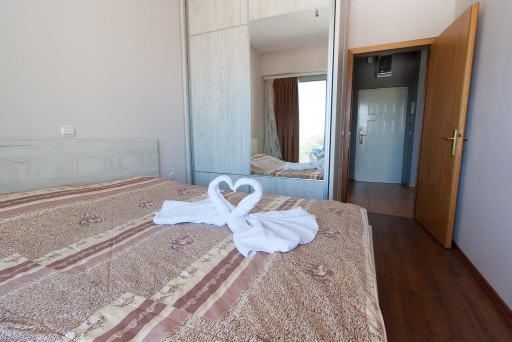 Art I Apartments Улцинь Екстер'єр фото