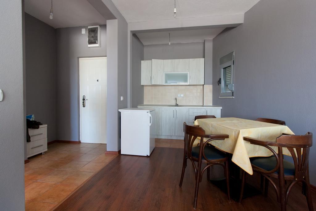 Art I Apartments Улцинь Екстер'єр фото