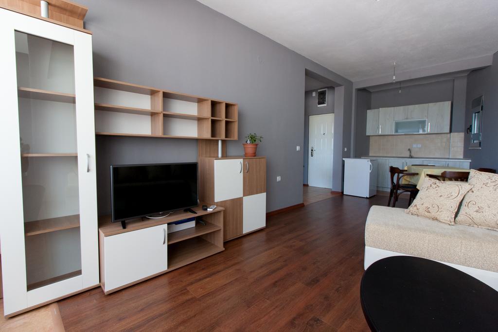 Art I Apartments Улцинь Екстер'єр фото