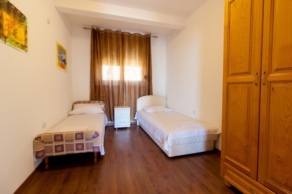 Art I Apartments Улцинь Екстер'єр фото