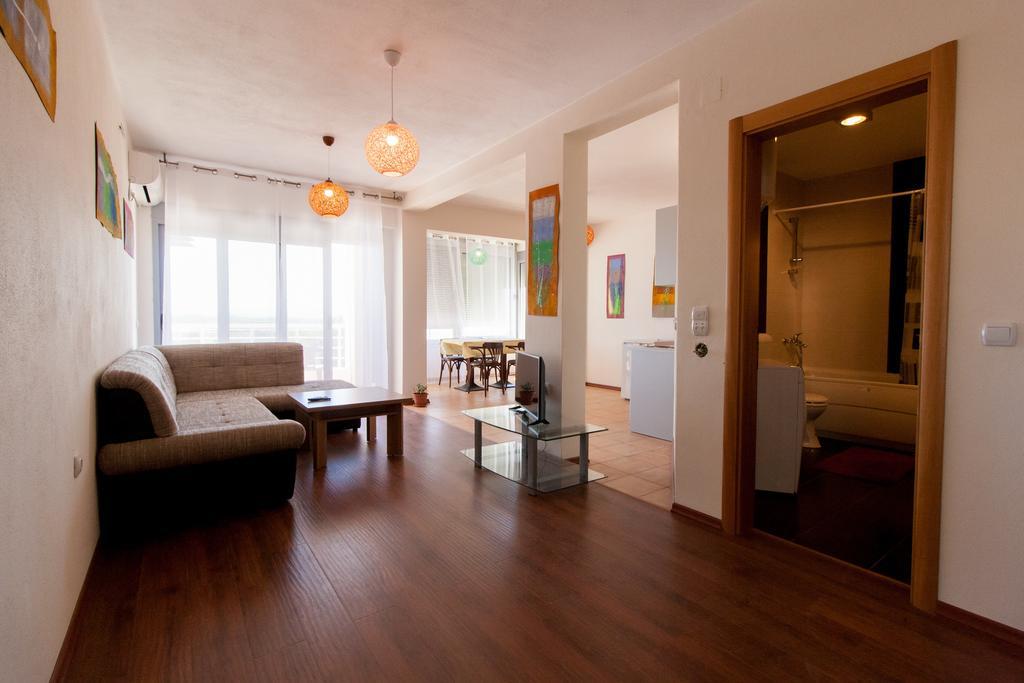 Art I Apartments Улцинь Екстер'єр фото