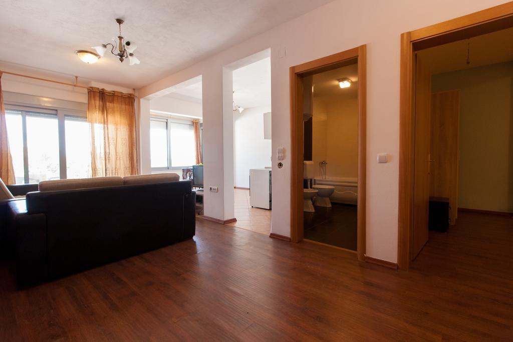 Art I Apartments Улцинь Екстер'єр фото