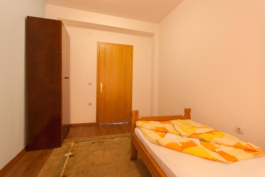 Art I Apartments Улцинь Екстер'єр фото