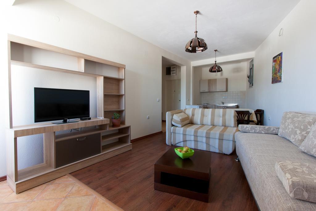 Art I Apartments Улцинь Екстер'єр фото