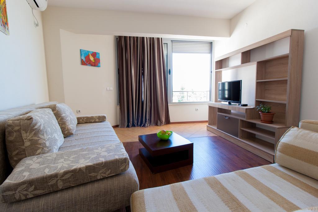 Art I Apartments Улцинь Екстер'єр фото
