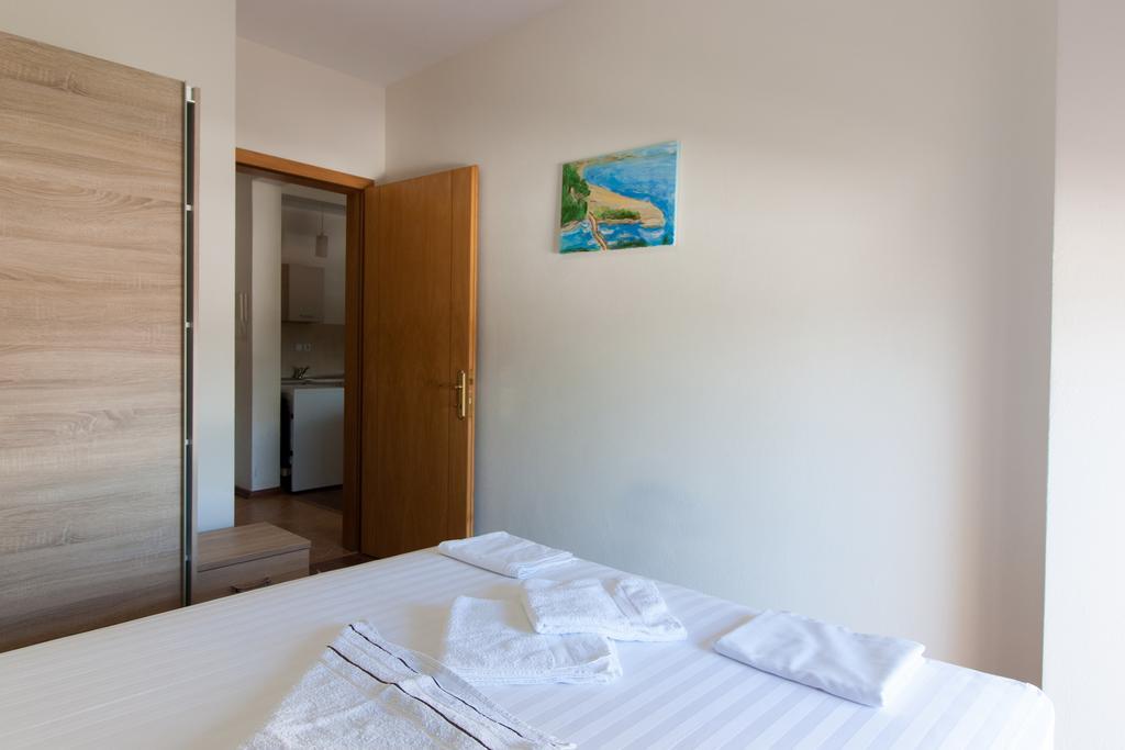 Art I Apartments Улцинь Екстер'єр фото