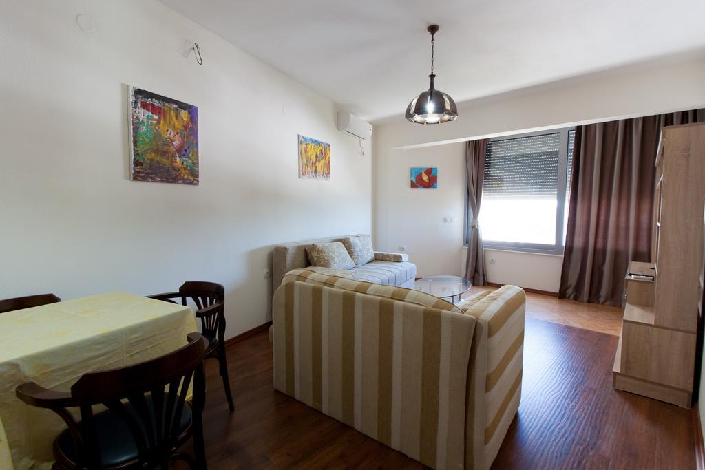 Art I Apartments Улцинь Екстер'єр фото
